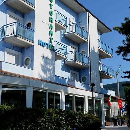 Hotel Azzurro Л'Аквіла Екстер'єр фото