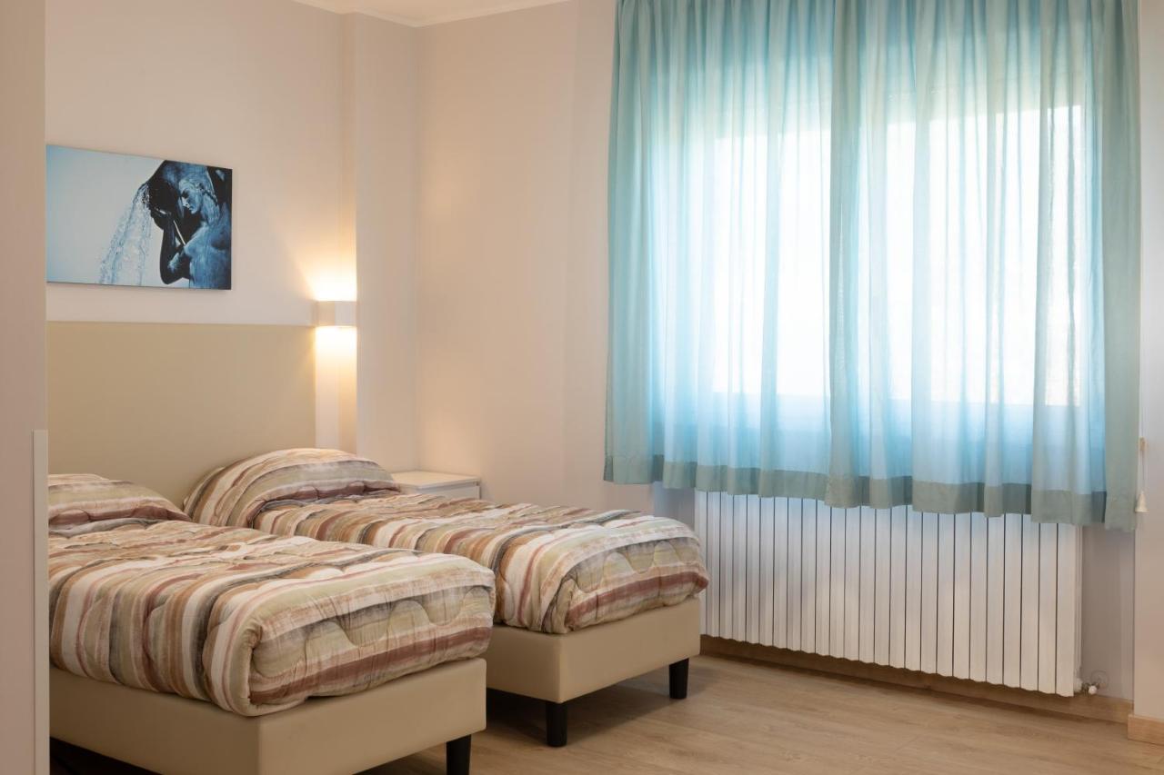 Hotel Azzurro Л'Аквіла Екстер'єр фото