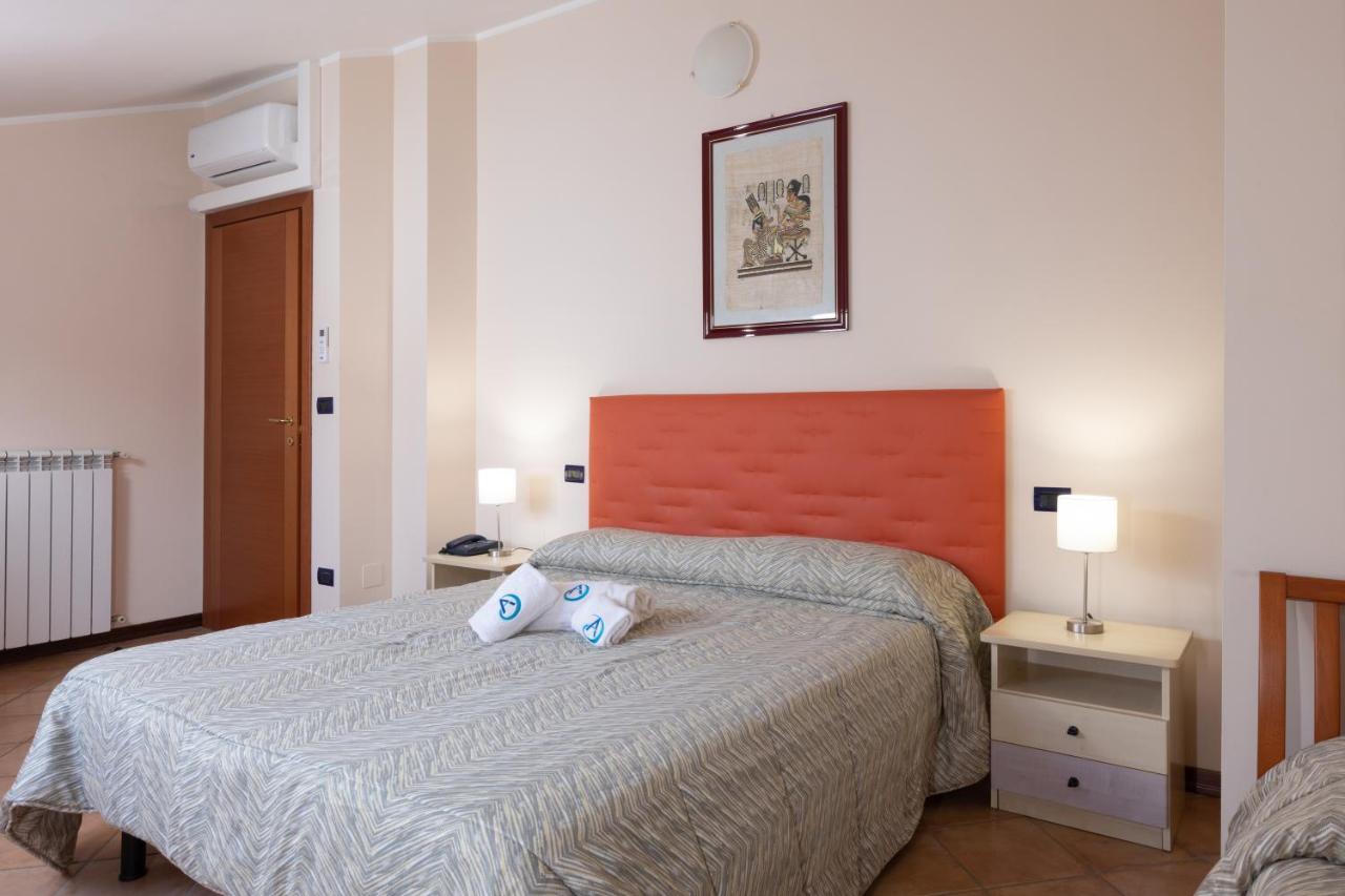 Hotel Azzurro Л'Аквіла Екстер'єр фото